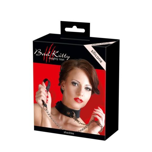 Fekete szilikon nyakörv pórázzal