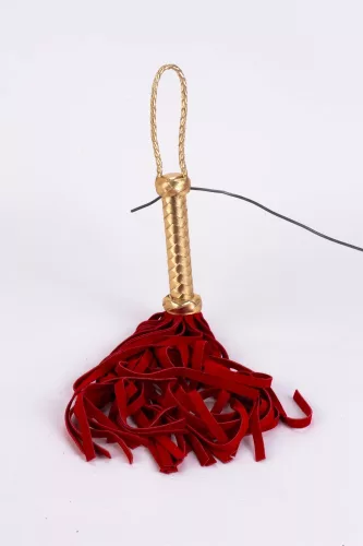 Piros velűrbőr korbács arany nyéllel - 45 cm