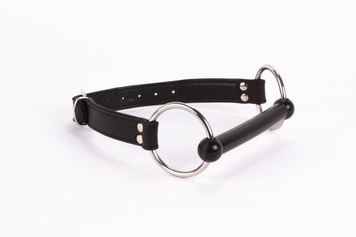 Devil szilikon harapórúd fekete bőr pánttal